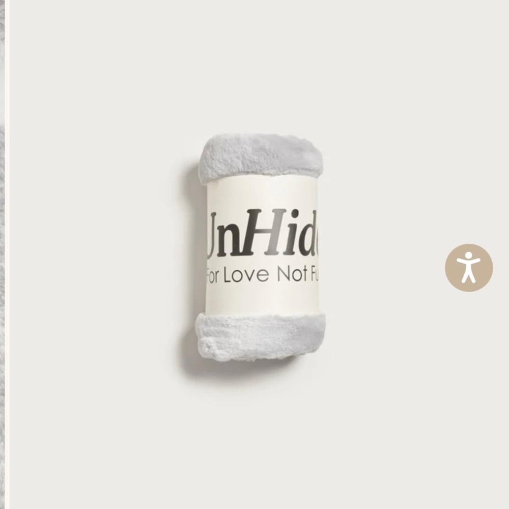 NWT UnHide Lil Marshmallow Faux Fur Blanket